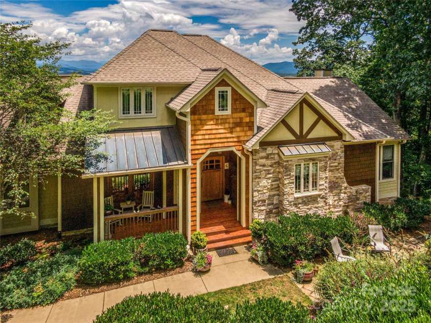 206 Summershade Court, Asheville, NC 28806.  MLS# CAR4282180, YatesRealty ID 27272. Beautiful Details