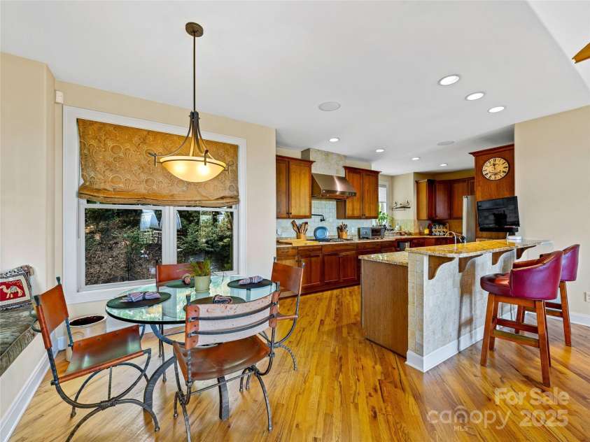 206 Summershade Court, Asheville, NC 28806.  MLS# CAR4282180, YatesRealty ID 27272. Cook & entertain at the same time