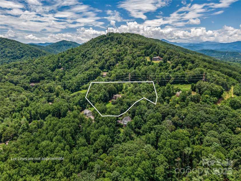 206 Summershade Court, Asheville, NC 28806.  MLS# CAR4282180, YatesRealty ID 27272. Over 3 acres on this lot