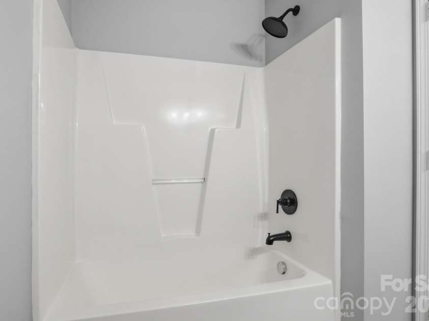 3921 Picasso Court, Charlotte, NC 28205.  MLS# CAR4387644, YatesRealty ID 27272. Second Bath