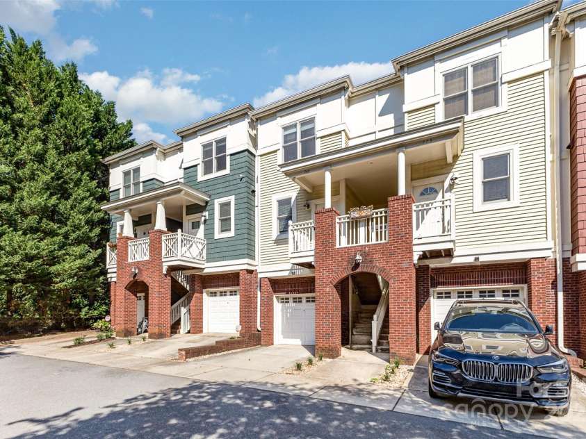 769 Grandin Road, Charlotte, NC 28208.  MLS# CAR4279612, YatesRealty ID 27273. 