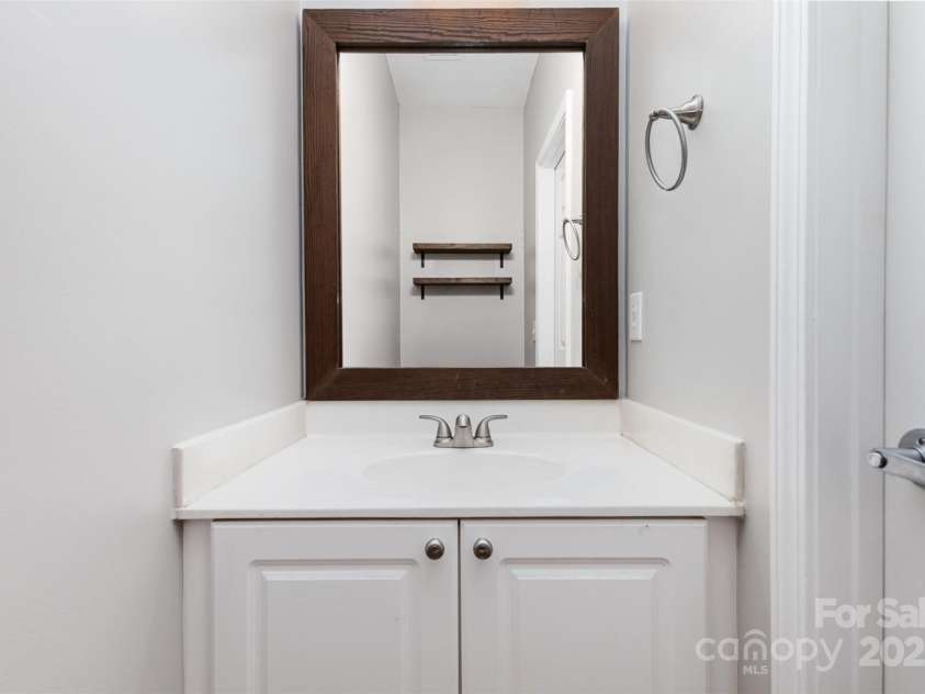 769 Grandin Road, Charlotte, NC 28208.  MLS# CAR4279612, YatesRealty ID 27273. 