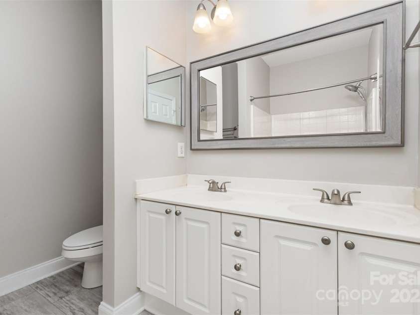 769 Grandin Road, Charlotte, NC 28208.  MLS# CAR4279612, YatesRealty ID 27273. 