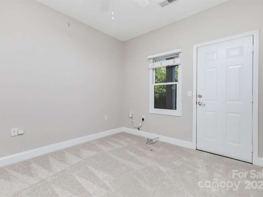 769 Grandin Road, Charlotte, NC 28208.  MLS# CAR4279612, YatesRealty ID 27273. 