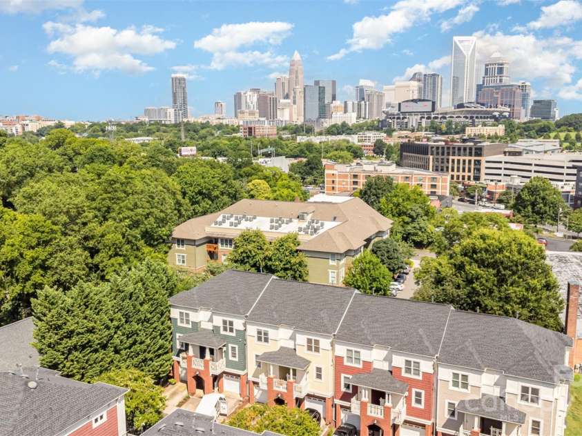 769 Grandin Road, Charlotte, NC 28208.  MLS# CAR4279612, YatesRealty ID 27273. 