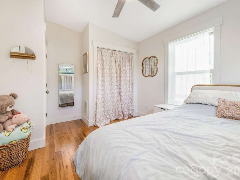 156 Bradley Street, Asheville, NC 28806.  MLS# CAR4364055, YatesRealty ID 27274. 3rd Bedroom 