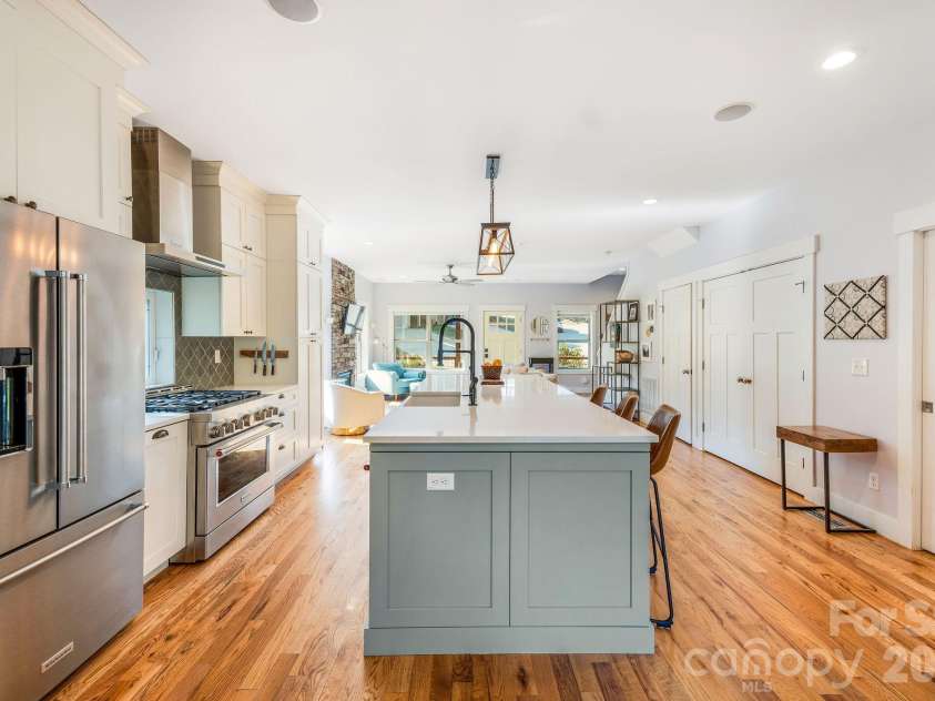 156 Bradley Street, Asheville, NC 28806.  MLS# CAR4364055, YatesRealty ID 27274. 