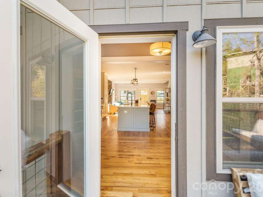 156 Bradley Street, Asheville, NC 28806.  MLS# CAR4364055, YatesRealty ID 27274. 