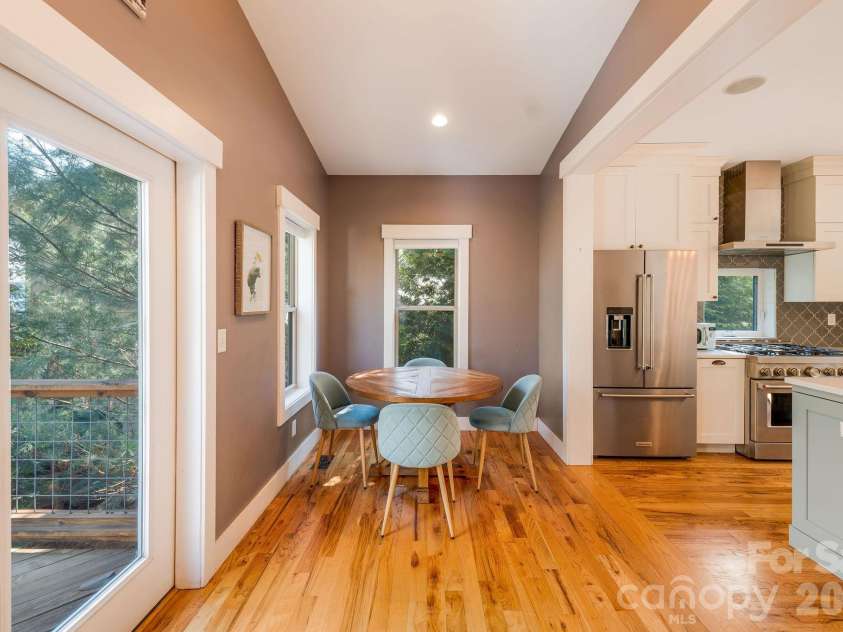 156 Bradley Street, Asheville, NC 28806.  MLS# CAR4364055, YatesRealty ID 27274. Dining Area