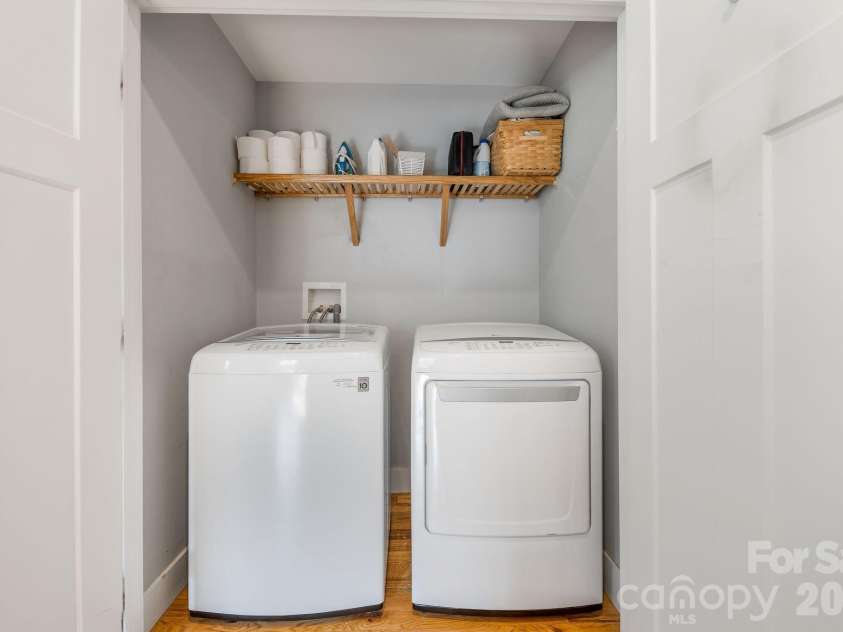 156 Bradley Street, Asheville, NC 28806.  MLS# CAR4364055, YatesRealty ID 27274. Laundry on Main level