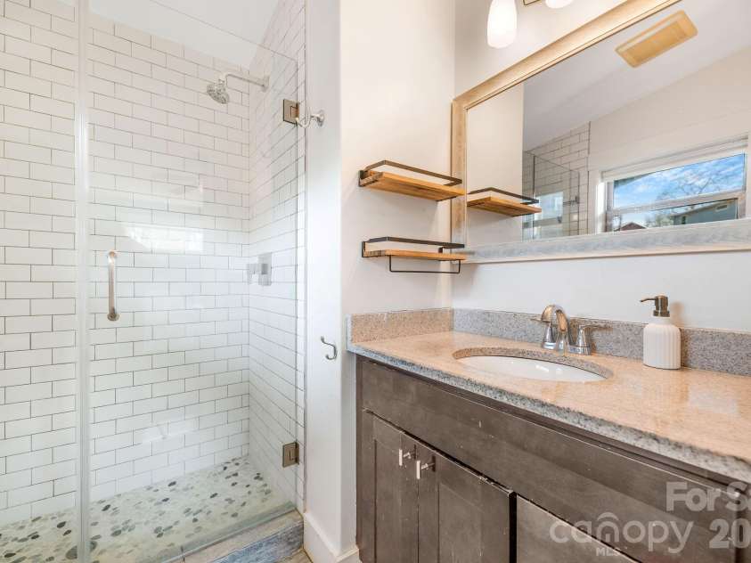 156 Bradley Street, Asheville, NC 28806.  MLS# CAR4364055, YatesRealty ID 27274. Primary Bathroom