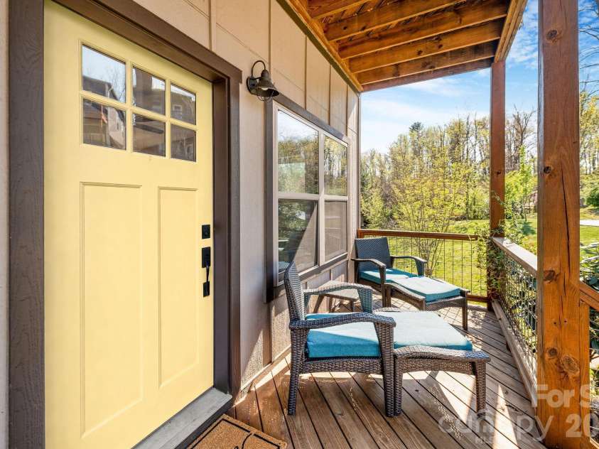156 Bradley Street, Asheville, NC 28806.  MLS# CAR4364055, YatesRealty ID 27274. Sit Back and Relax!