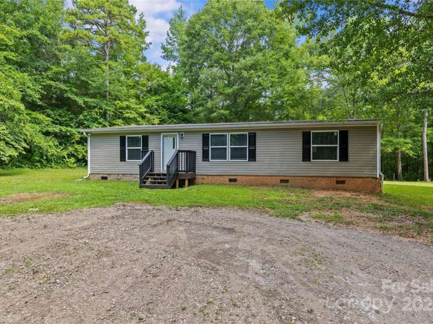 715 Eagle Heart Lane, Rock Hill, SC 29730.  MLS# CAR4282850, YatesRealty ID 27274. 