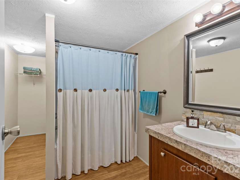 715 Eagle Heart Lane, Rock Hill, SC 29730.  MLS# CAR4282850, YatesRealty ID 27274. 