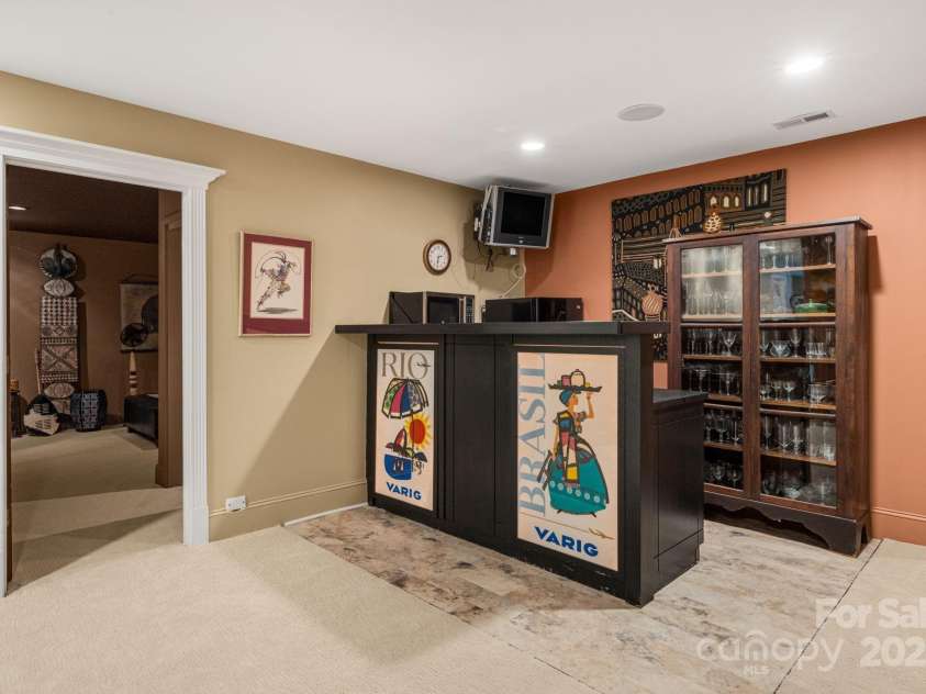 3 Amherst Road, Asheville, NC 28803.  MLS# CAR4281202, YatesRealty ID 27275. Entertainment Bar/Kitchen