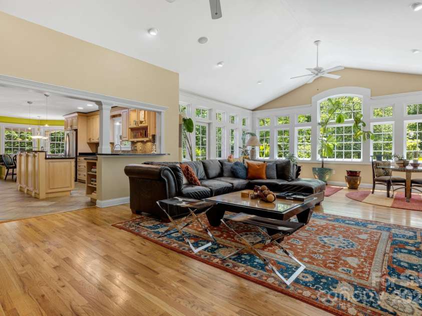 3 Amherst Road, Asheville, NC 28803.  MLS# CAR4281202, YatesRealty ID 27275. Great Room