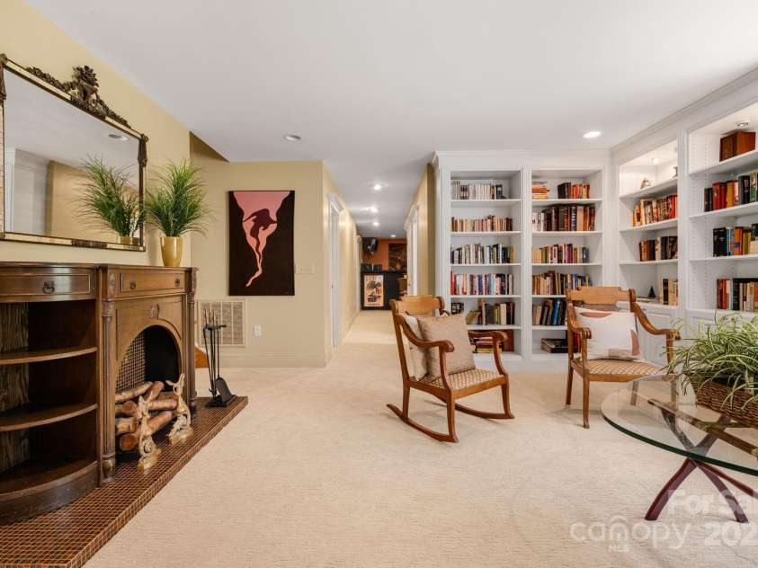 3 Amherst Road, Asheville, NC 28803.  MLS# CAR4281202, YatesRealty ID 27275. Library Area