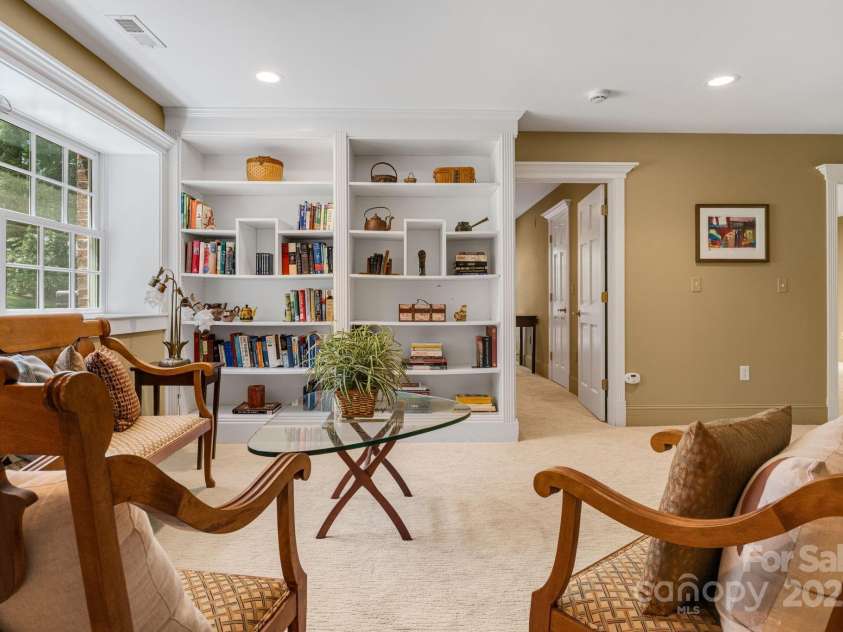 3 Amherst Road, Asheville, NC 28803.  MLS# CAR4281202, YatesRealty ID 27275. Library Area