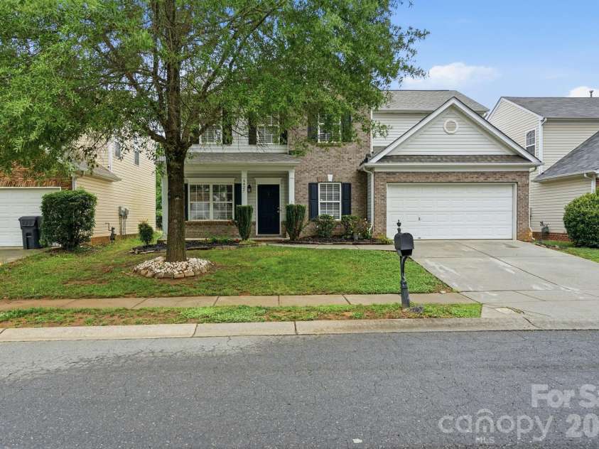 6427 Hermsley Road, Charlotte, NC 28278.  MLS# CAR4386476, YatesRealty ID 27275. 