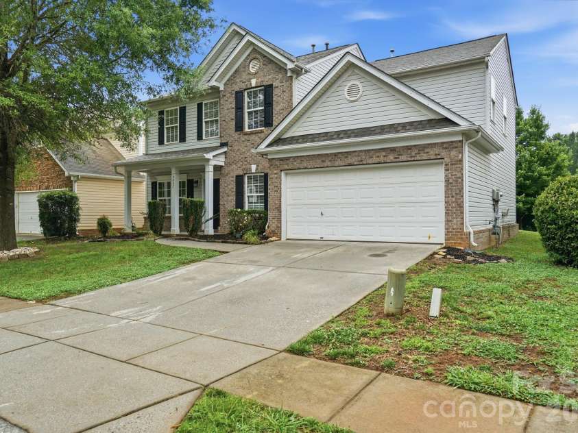 6427 Hermsley Road, Charlotte, NC 28278.  MLS# CAR4386476, YatesRealty ID 27275. 