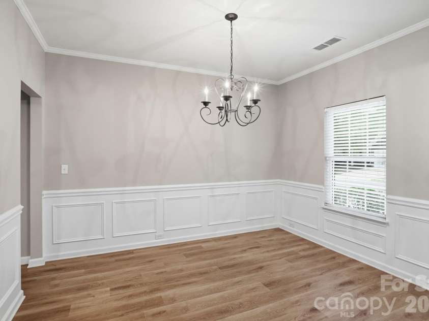 6427 Hermsley Road, Charlotte, NC 28278.  MLS# CAR4386476, YatesRealty ID 27275. 