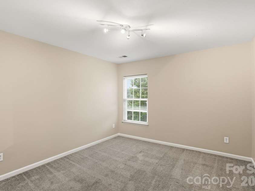 6427 Hermsley Road, Charlotte, NC 28278.  MLS# CAR4386476, YatesRealty ID 27275. 