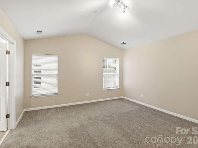 6427 Hermsley Road, Charlotte, NC 28278.  MLS# CAR4386476, YatesRealty ID 27275. 