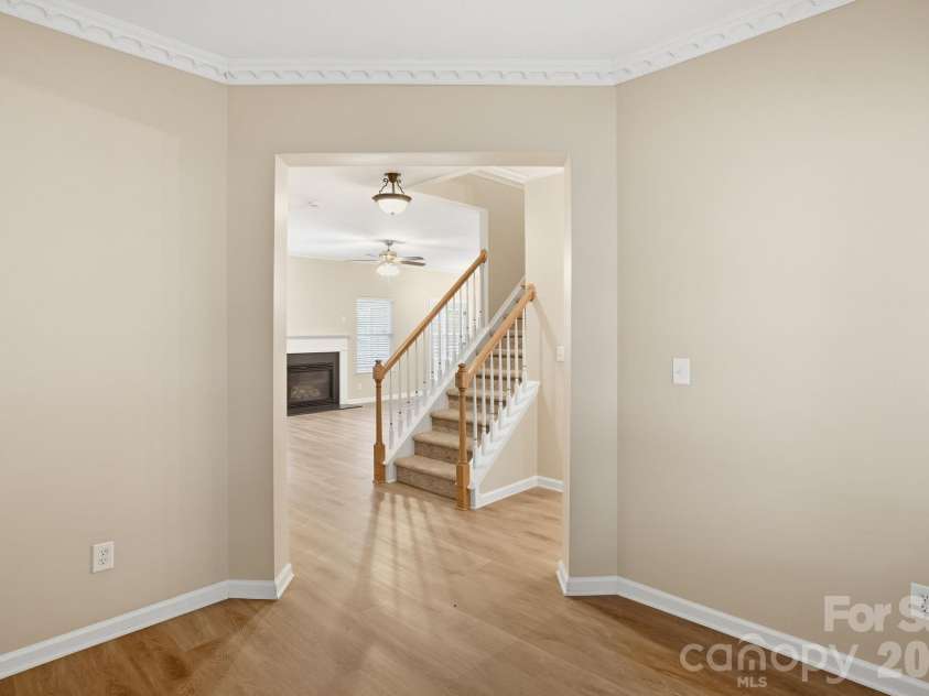 6427 Hermsley Road, Charlotte, NC 28278.  MLS# CAR4386476, YatesRealty ID 27275. 