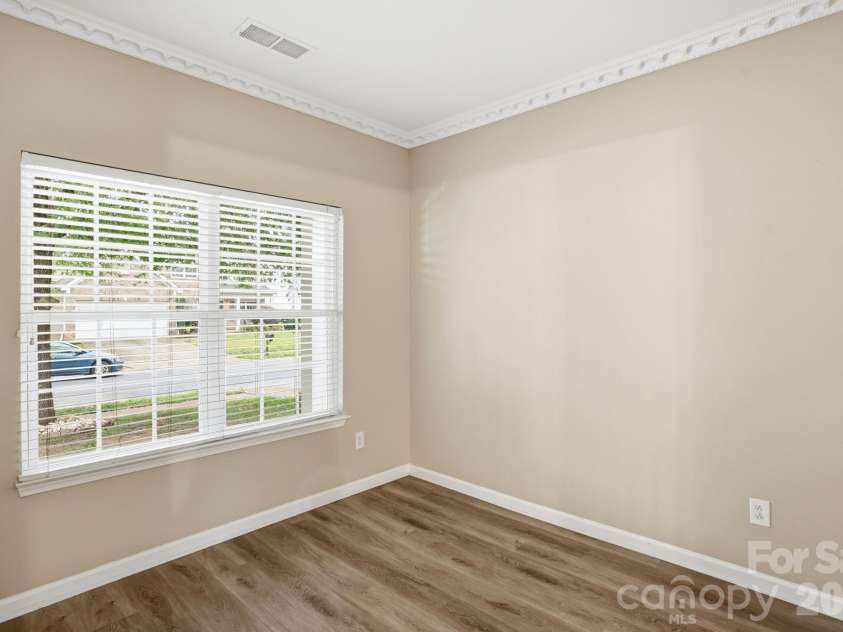 6427 Hermsley Road, Charlotte, NC 28278.  MLS# CAR4386476, YatesRealty ID 27275. 