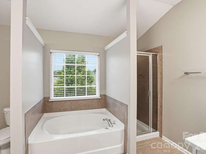 6427 Hermsley Road, Charlotte, NC 28278.  MLS# CAR4386476, YatesRealty ID 27275. 