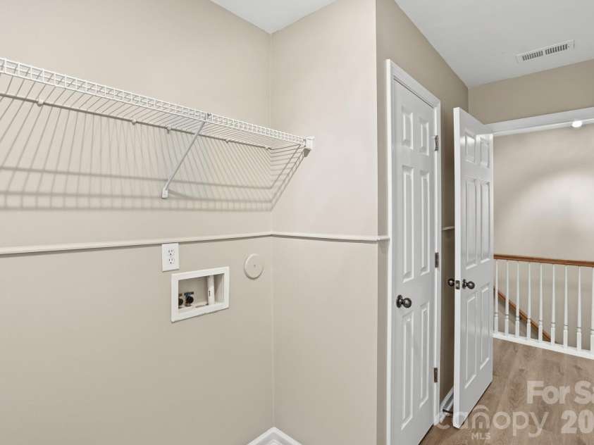 6427 Hermsley Road, Charlotte, NC 28278.  MLS# CAR4386476, YatesRealty ID 27275. 