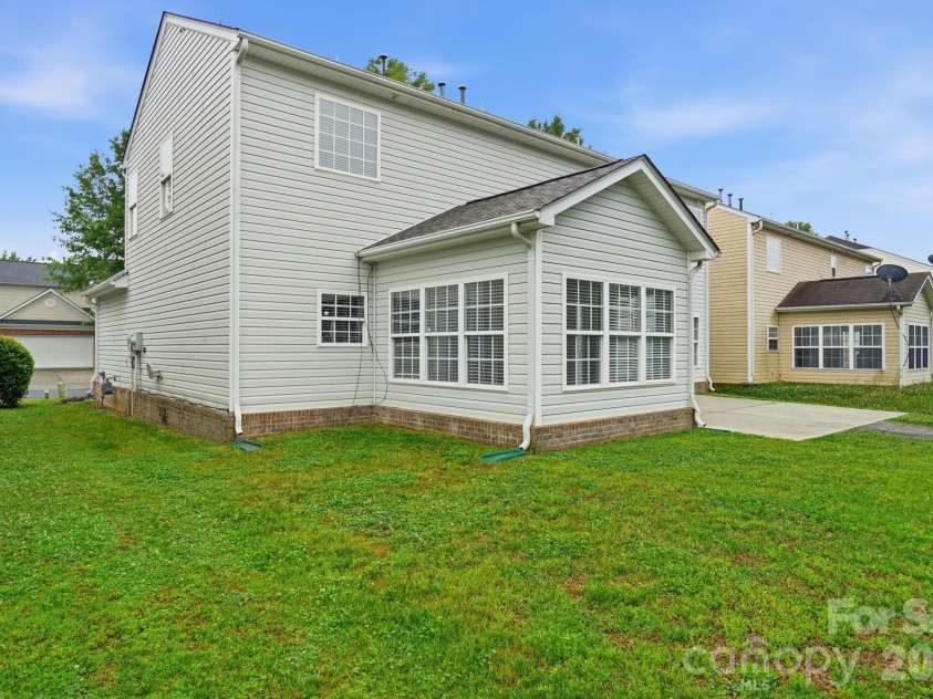 6427 Hermsley Road, Charlotte, NC 28278.  MLS# CAR4386476, YatesRealty ID 27275. 