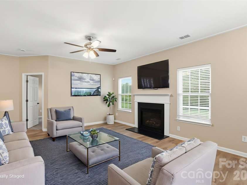 6427 Hermsley Road, Charlotte, NC 28278.  MLS# CAR4386476, YatesRealty ID 27275. Virtually Staged