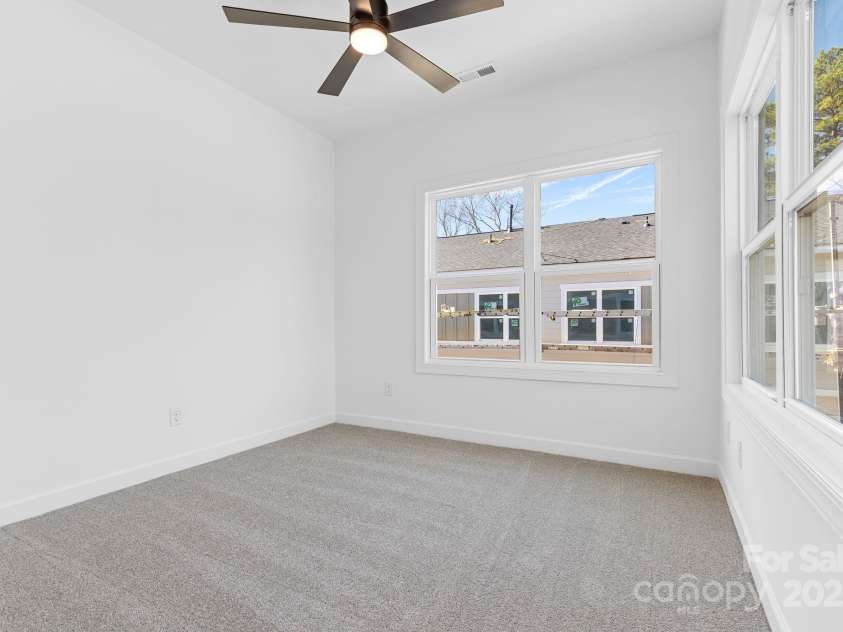 3820 Odom Way, Charlotte, NC 28208.  MLS# CAR4222165, YatesRealty ID 27277. 