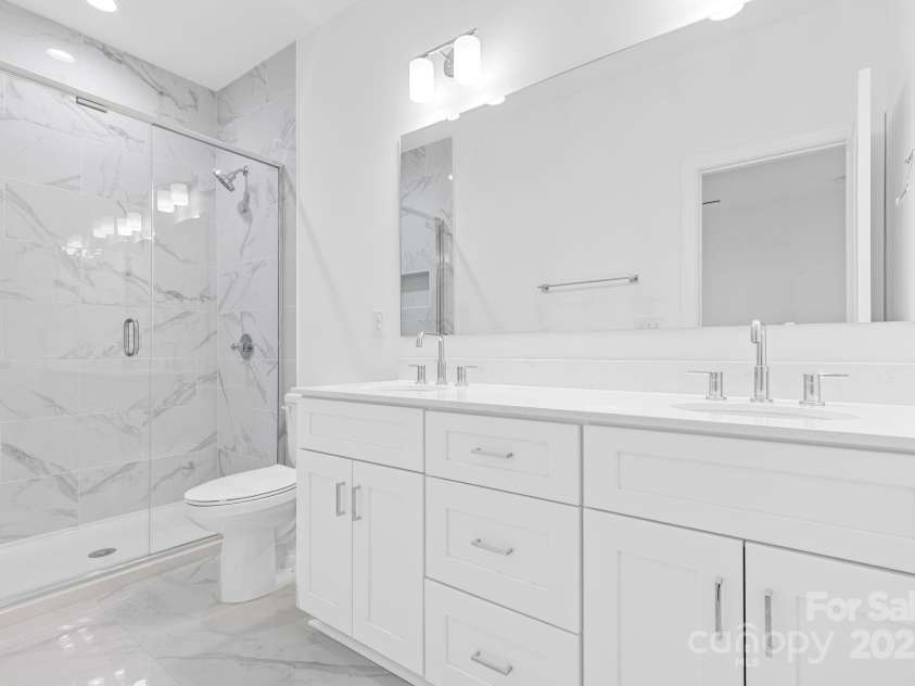 3820 Odom Way, Charlotte, NC 28208.  MLS# CAR4222165, YatesRealty ID 27277. 