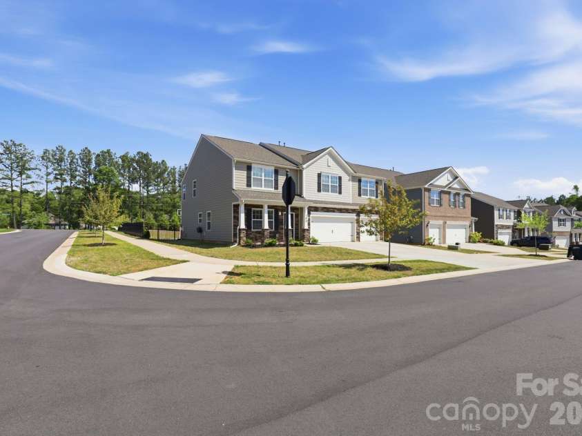 103 Edgehill Court, Troutman, NC 28166.  MLS# CAR4386975, YatesRealty ID 27278. 