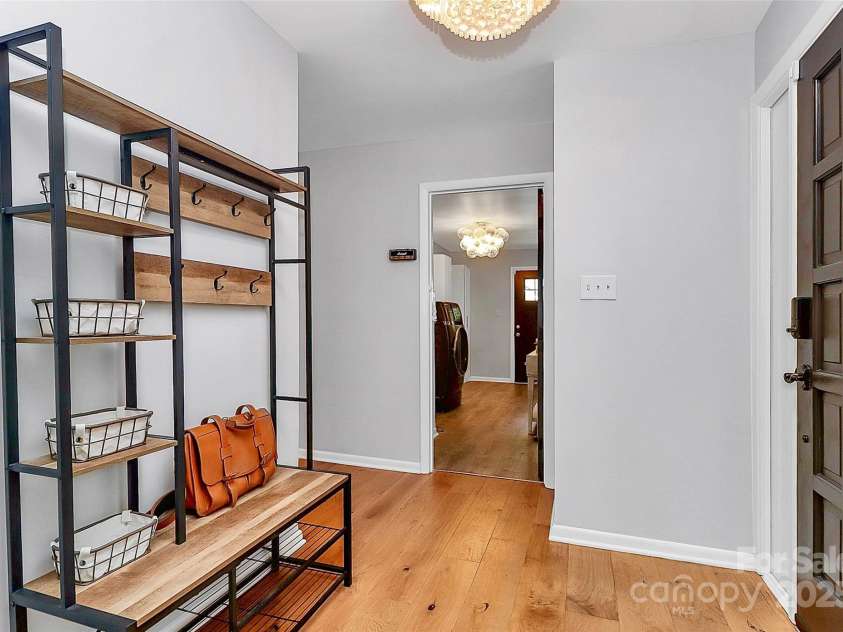 4906 Crooked Oak Lane, Charlotte, NC 28226.  MLS# CAR4280222, YatesRealty ID 27278. 