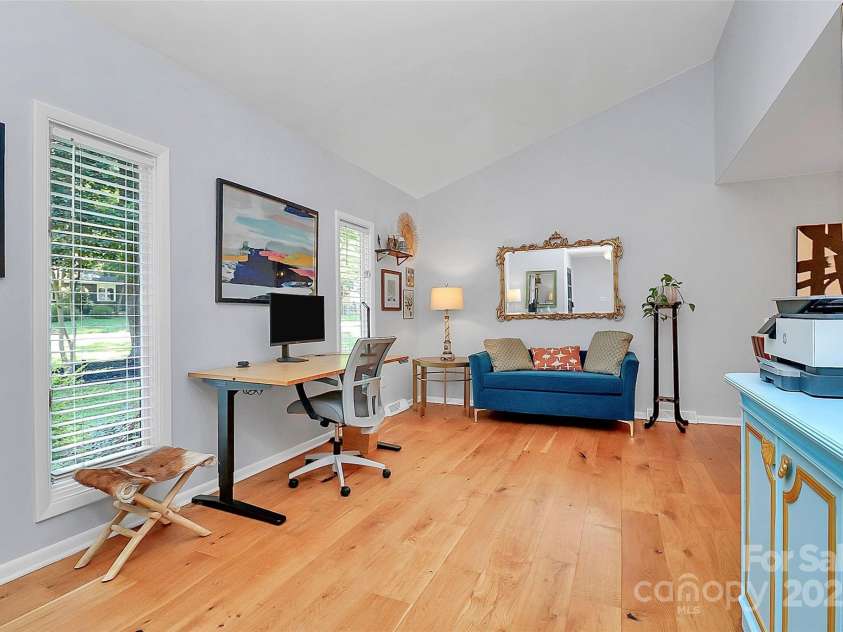 4906 Crooked Oak Lane, Charlotte, NC 28226.  MLS# CAR4280222, YatesRealty ID 27278. 
