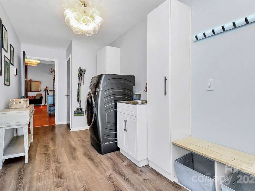 4906 Crooked Oak Lane, Charlotte, NC 28226.  MLS# CAR4280222, YatesRealty ID 27278. 