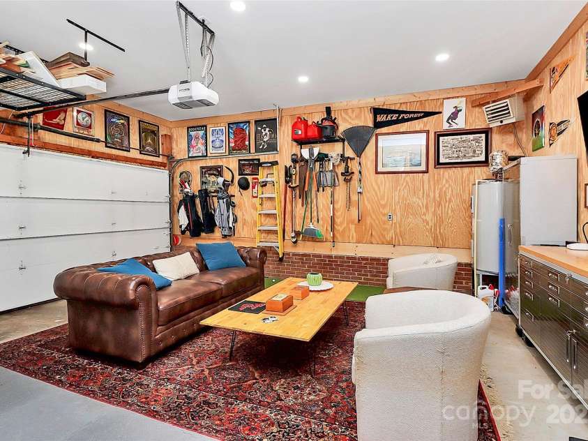 4906 Crooked Oak Lane, Charlotte, NC 28226.  MLS# CAR4280222, YatesRealty ID 27278. 
