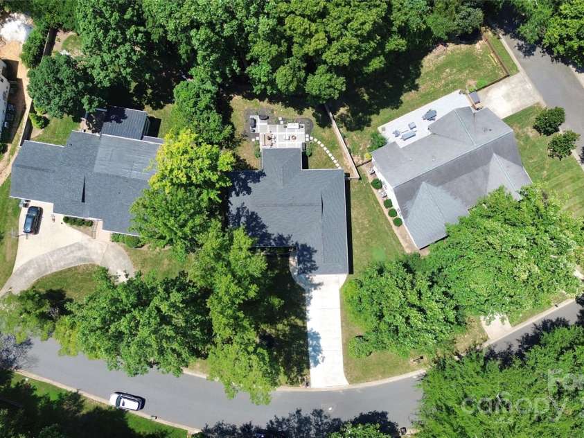 4906 Crooked Oak Lane, Charlotte, NC 28226.  MLS# CAR4280222, YatesRealty ID 27278. 