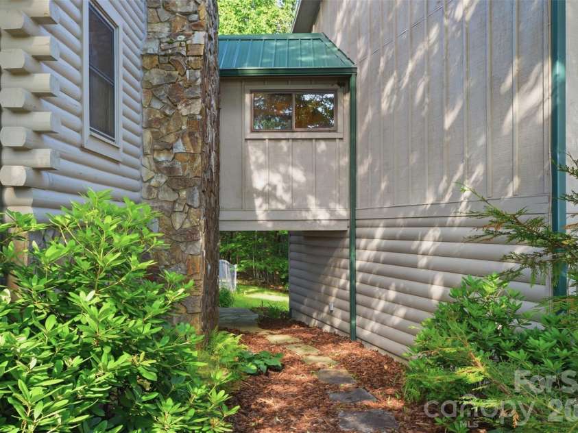 845 Morning Ride Drive, Columbus, NC 28722.  MLS# CAR4376512, YatesRealty ID 27279. 