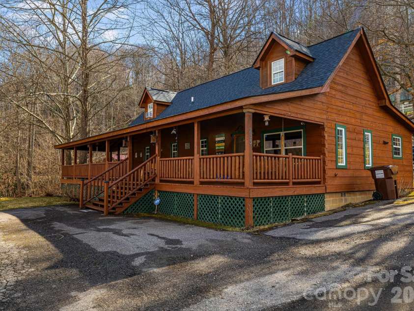 233 Rocky Top Road, Maggie Valley, NC 28751.  MLS# CAR4348855, YatesRealty ID 2728. 