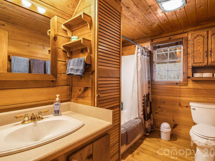 233 Rocky Top Road, Maggie Valley, NC 28751.  MLS# CAR4348855, YatesRealty ID 2728. 