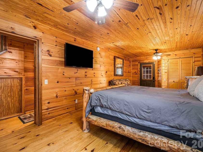 233 Rocky Top Road, Maggie Valley, NC 28751.  MLS# CAR4348855, YatesRealty ID 2728. 