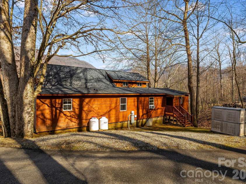 233 Rocky Top Road, Maggie Valley, NC 28751.  MLS# CAR4348855, YatesRealty ID 2728. 