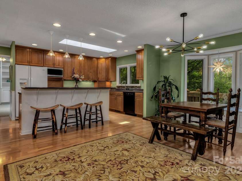 151 Ponderosa Drive, Swannanoa, NC 28778.  MLS# CAR4261505, YatesRealty ID 27281. 