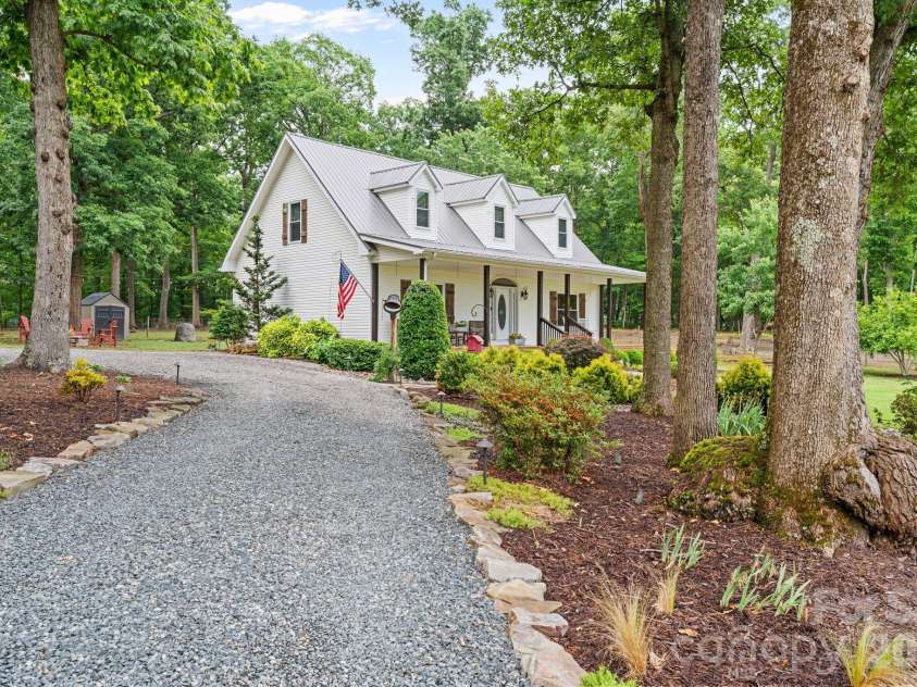 1744 Lowe Drive, Catawba, NC 28609.  MLS# CAR4384724, YatesRealty ID 27281. Circular Driveway - Day