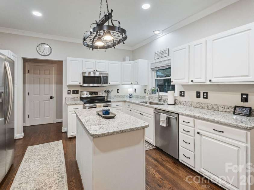 1744 Lowe Drive, Catawba, NC 28609.  MLS# CAR4384724, YatesRealty ID 27281. Kitchen