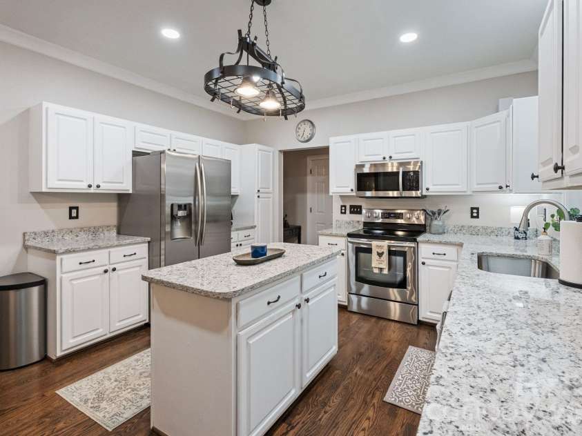 1744 Lowe Drive, Catawba, NC 28609.  MLS# CAR4384724, YatesRealty ID 27281. Kitchen